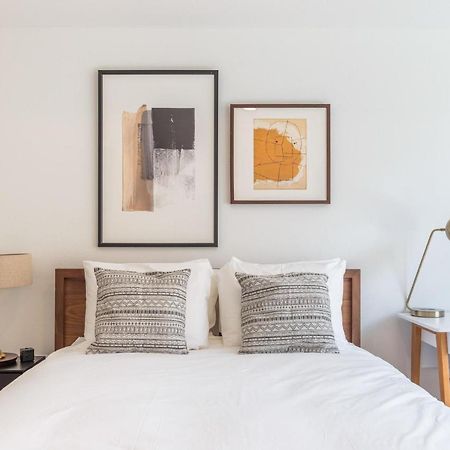 Studio Apartment In Vancouver Exterior photo