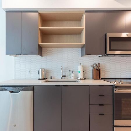 Studio Apartment In Vancouver Exterior photo