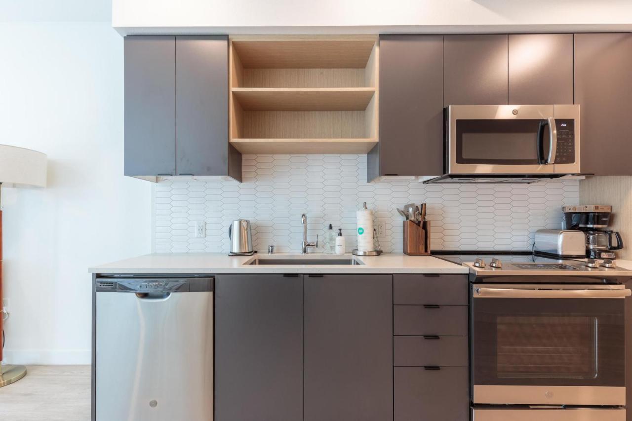 Studio Apartment In Vancouver Exterior photo